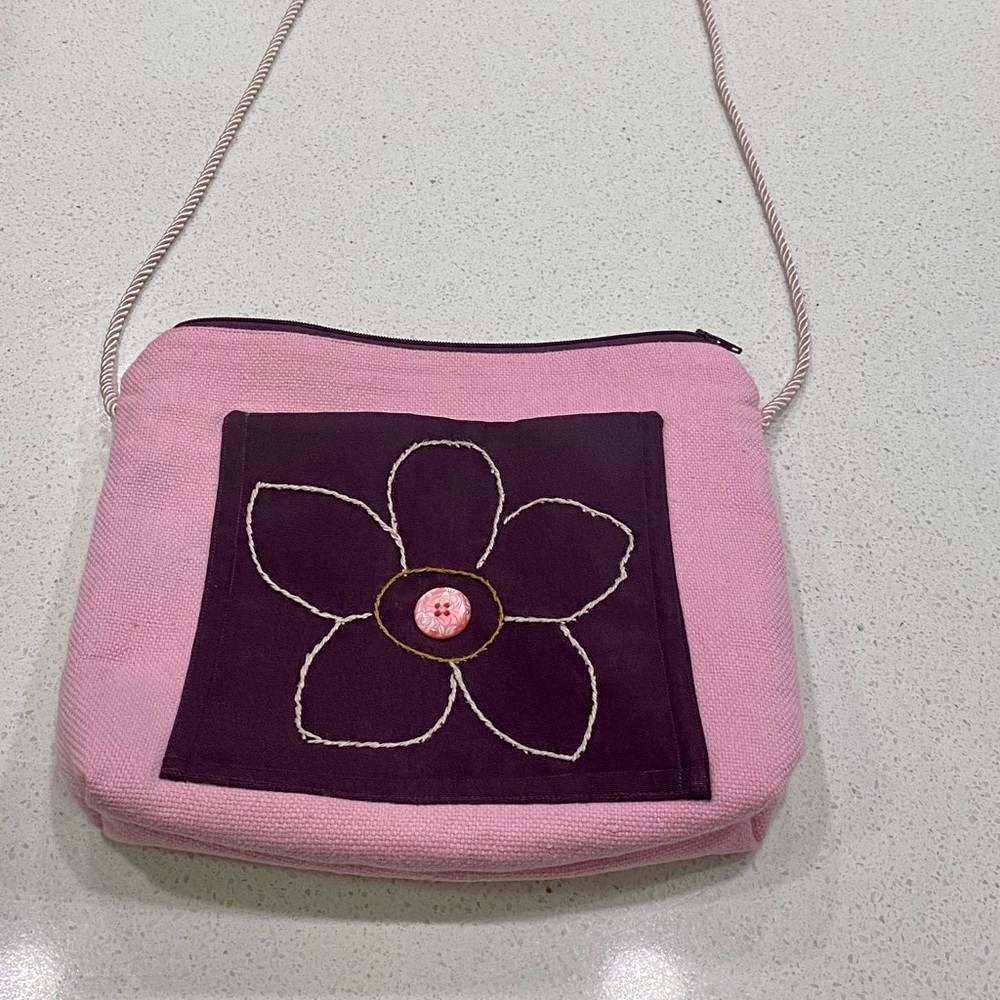 Cute Pink Vintage Flower Bag, great condition.